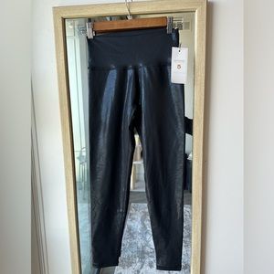 NWT Buffbunny Rebel Leggings Vinyl Black (Small)